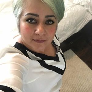 Meet your Posher, Gina